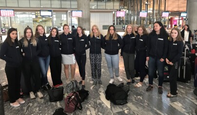 Håndballjentene skulle på turnering i Barcelona. De kom ikke lenger enn Gardermoen